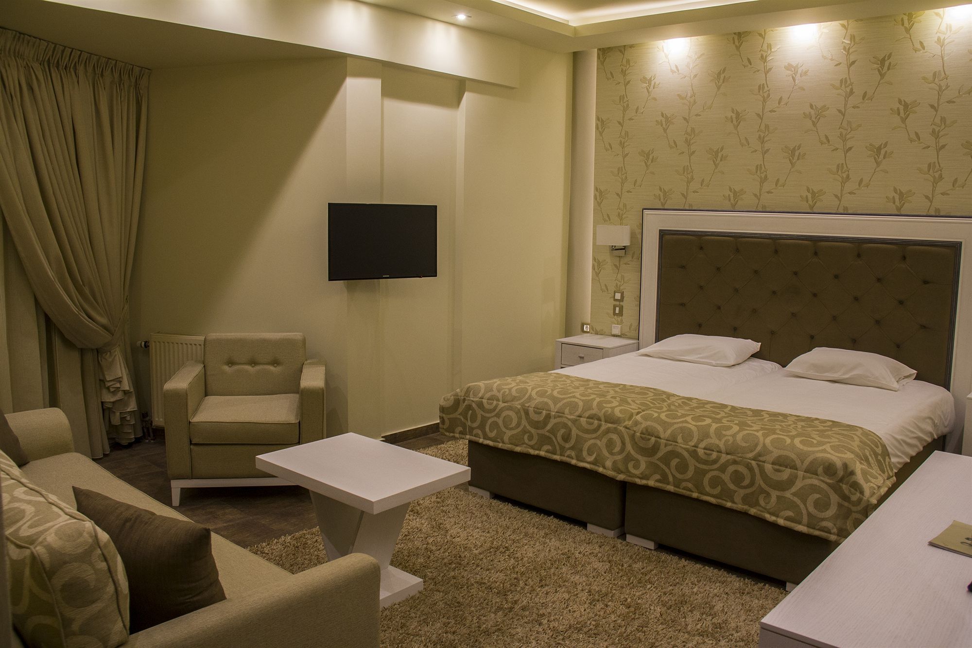 Heliotrope Hotels Mytilíni Екстериор снимка